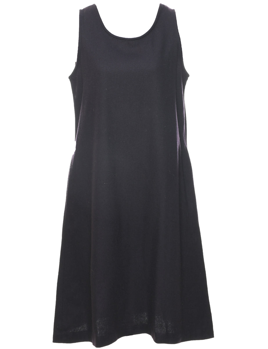 Sleeveless Shift Dress - M