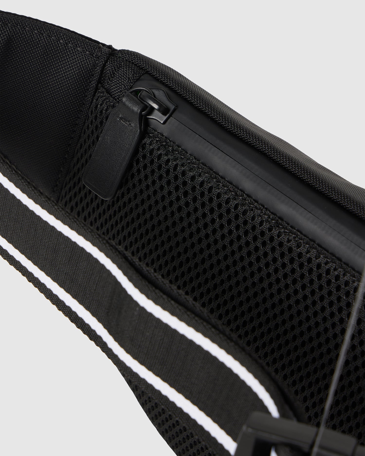 HIP BAG - B6A631Z1BP