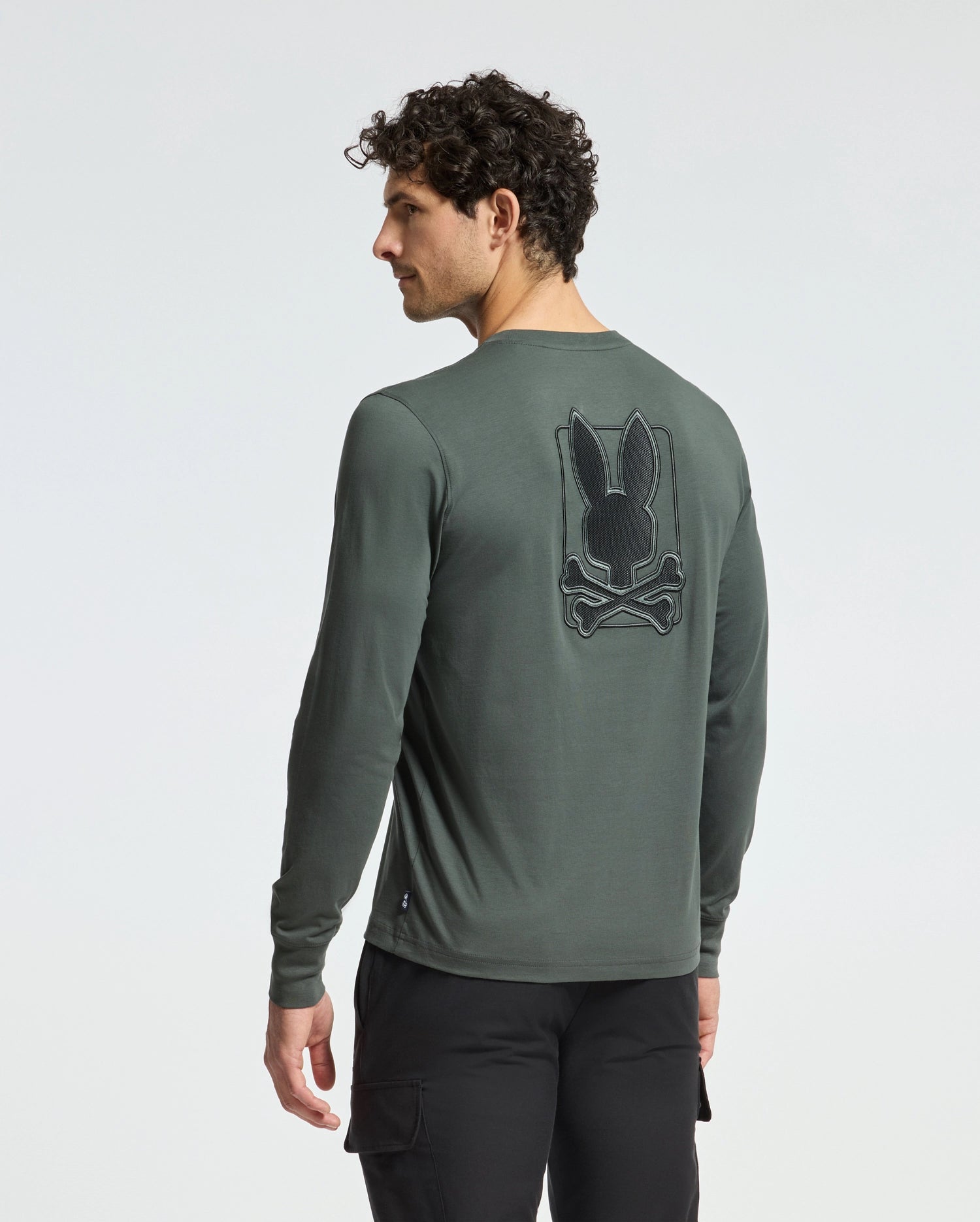 MENS PIERCE LONG SLEEVE BACK GRAPHIC TEE - B6T178E200
