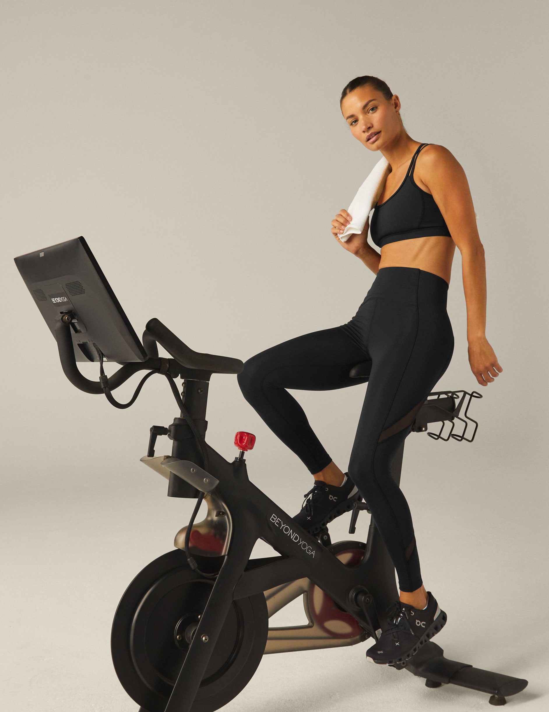 POWERBEYOND Bootcamp Midi Legging