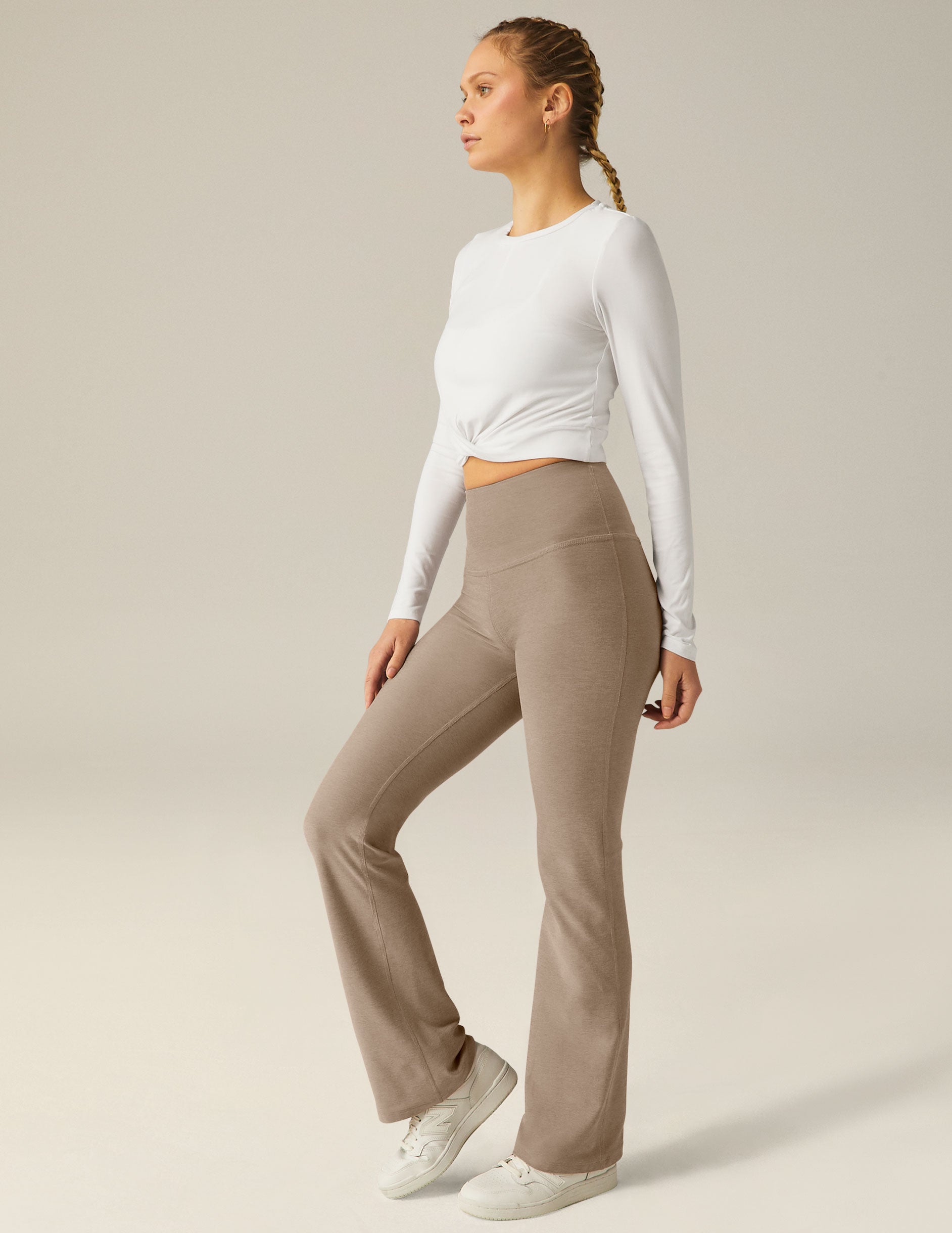 Featherweight Center Stage Cropped Long Sleeve Pullover