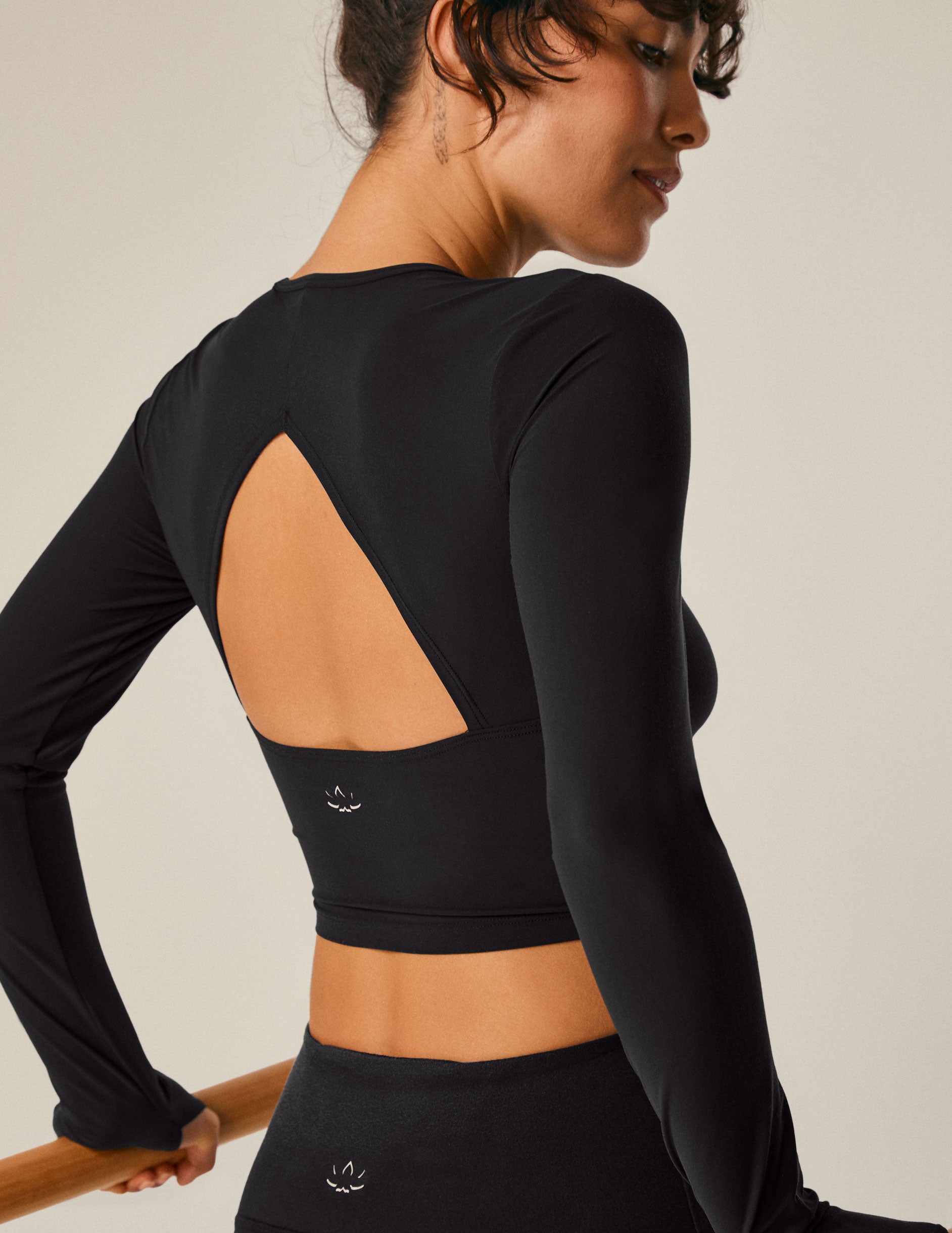 POWERBEYOND Lite Cardio Cropped Pullover
