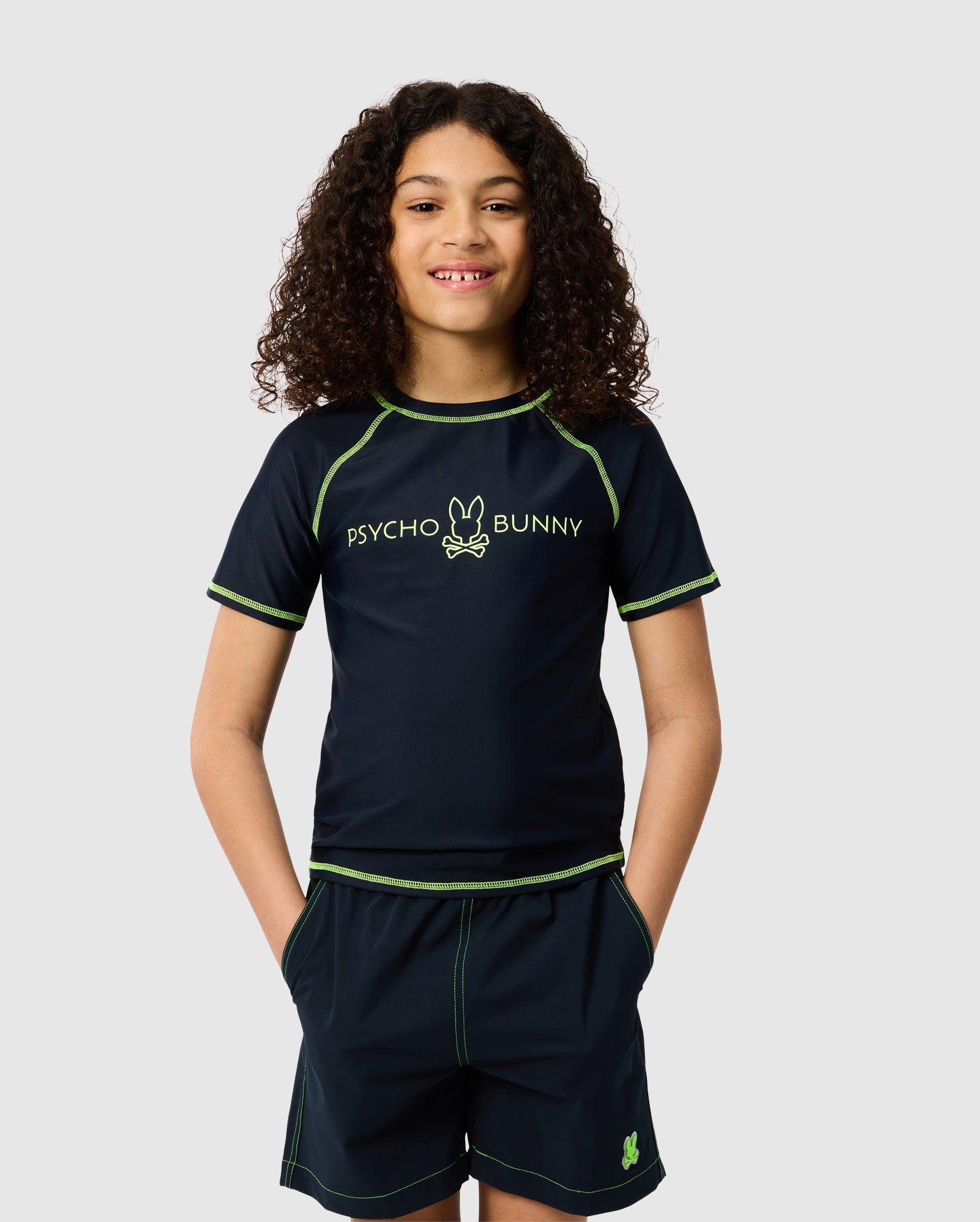KIDS SHORT SLEEVE RASH GUARD - B0U558C200