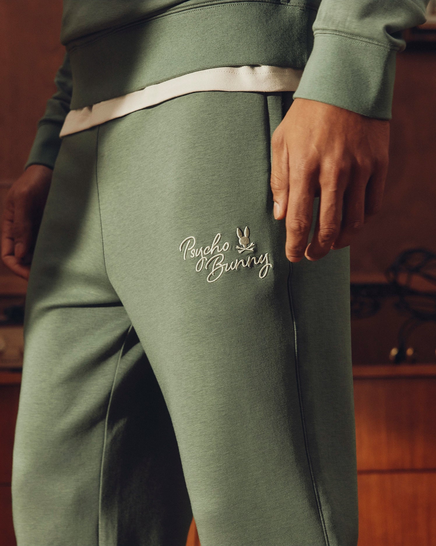 MENS DESERT EMBROIDERED SWEATPANT - B6P489F200